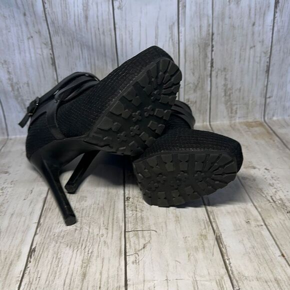 Guess High Heels Womens 7 M Strap Stiletto Side Zips Black Snake Print Leather - Picture 10 of 10